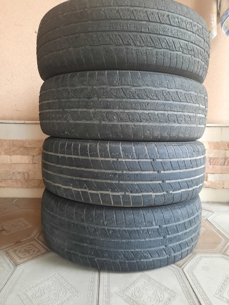 205/65R15 Сотилади.