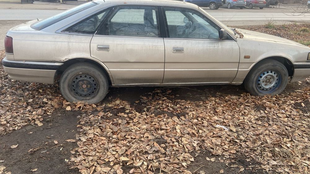 Продается срочно мазда 626.