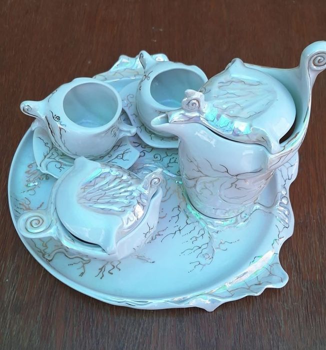 Set Tete-a-tete vechi,Romanes,din portelan fin.