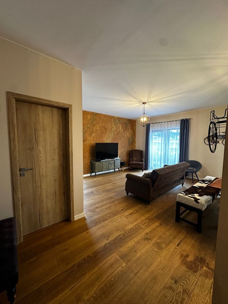 Apartament lux in vilă + curte + piscina / jacuzzi / sauna