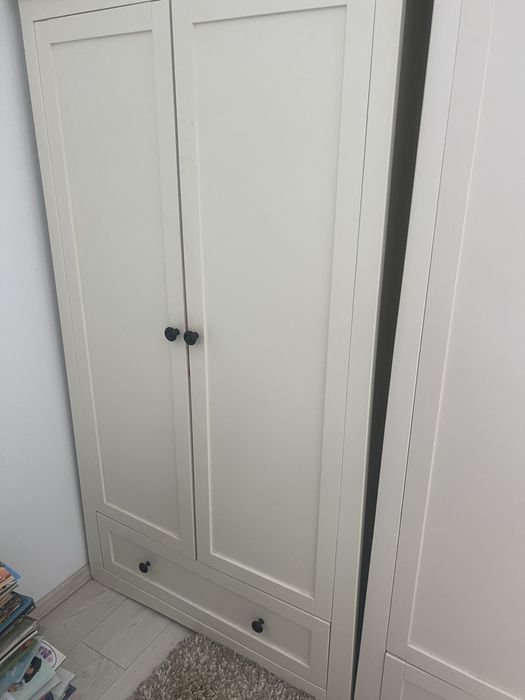 2 Dulapuri si 1 comoda din lemn masiv Mothercare - Urgent