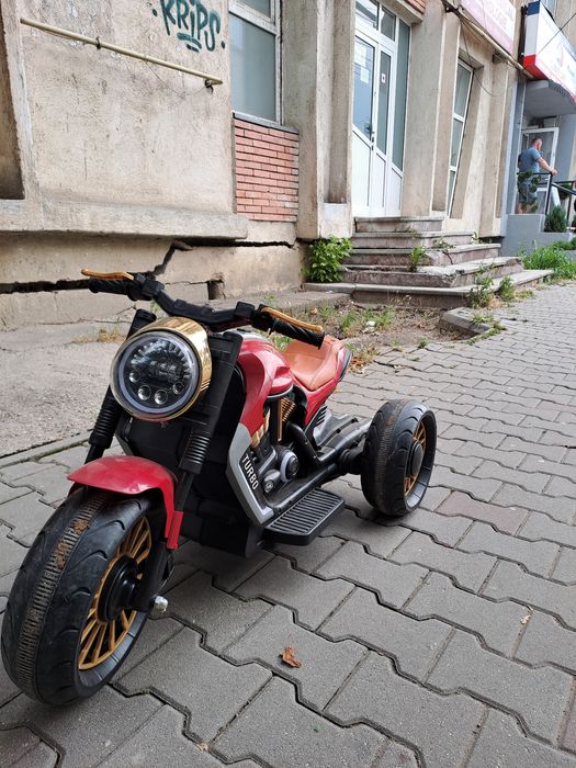Motor electric pentru copii
