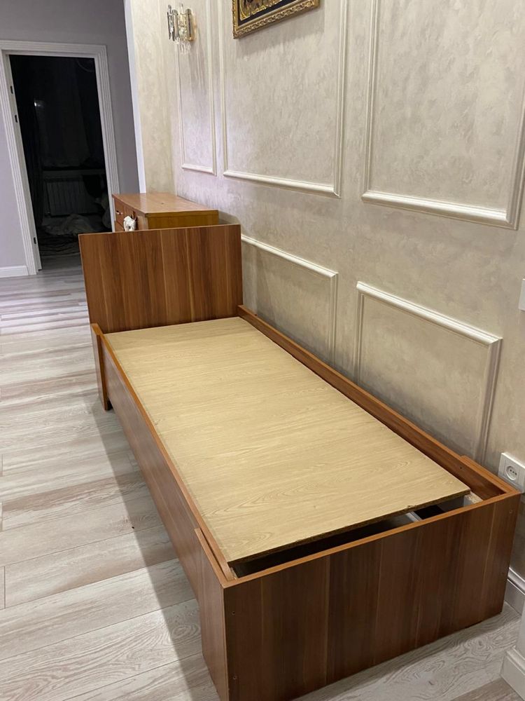 Кровать 90x200..