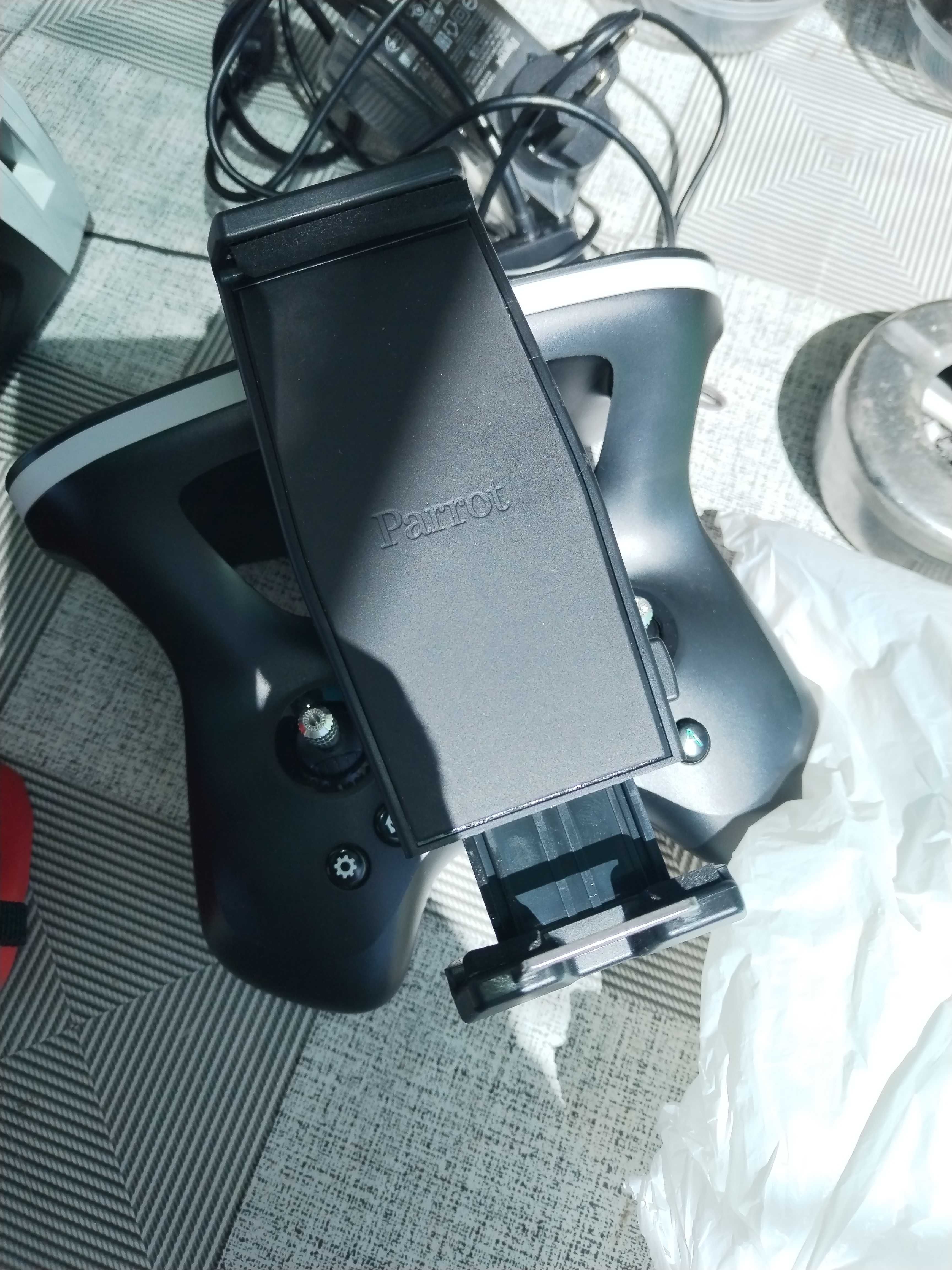 Дрон parrot 2,пълен  комплект