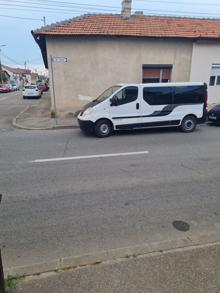 Renault Trafic 8+1