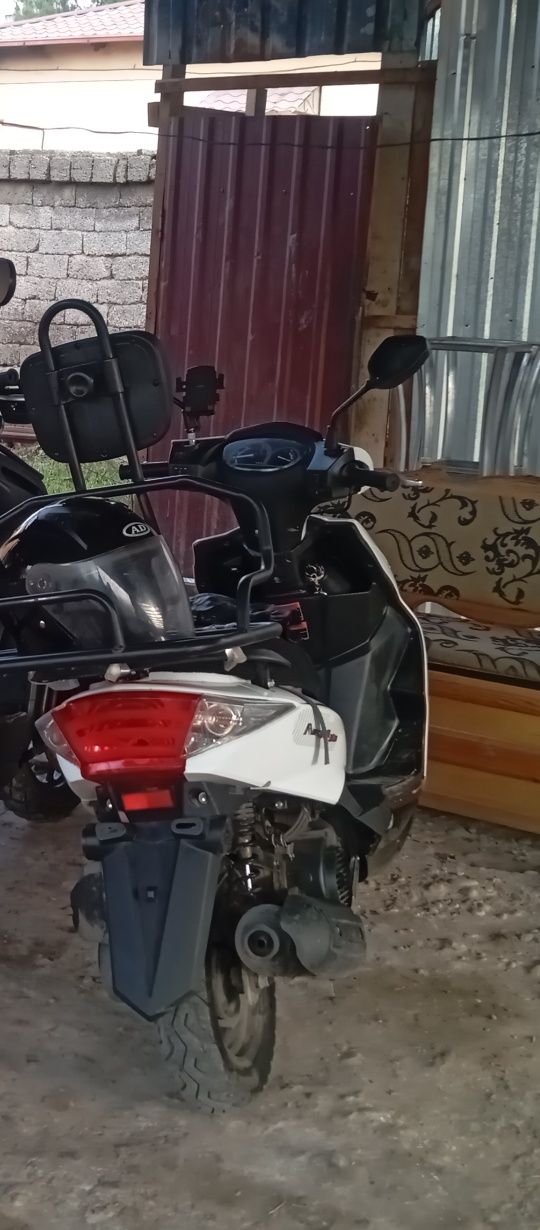 Skuter sotiladi model Angel x3
