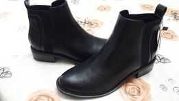 Vand botine cu toc jos