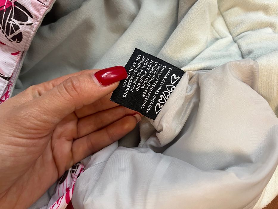 Дамски панталон за ски или сноуборд.