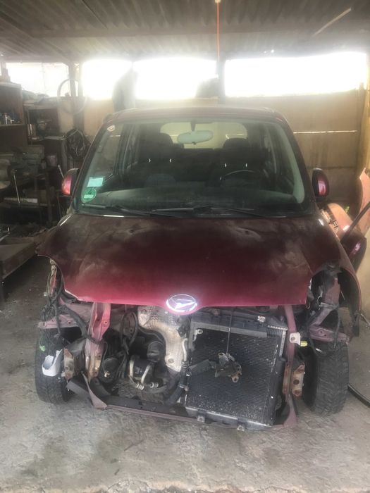 Automobil Daihatsu Trevis 2008