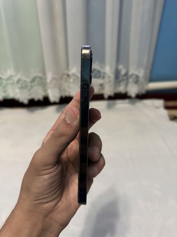 Iphone 12 pro 256 g в хорошем состоянии