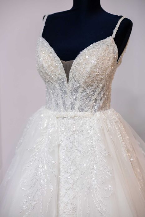 Vand rochie de mireasa