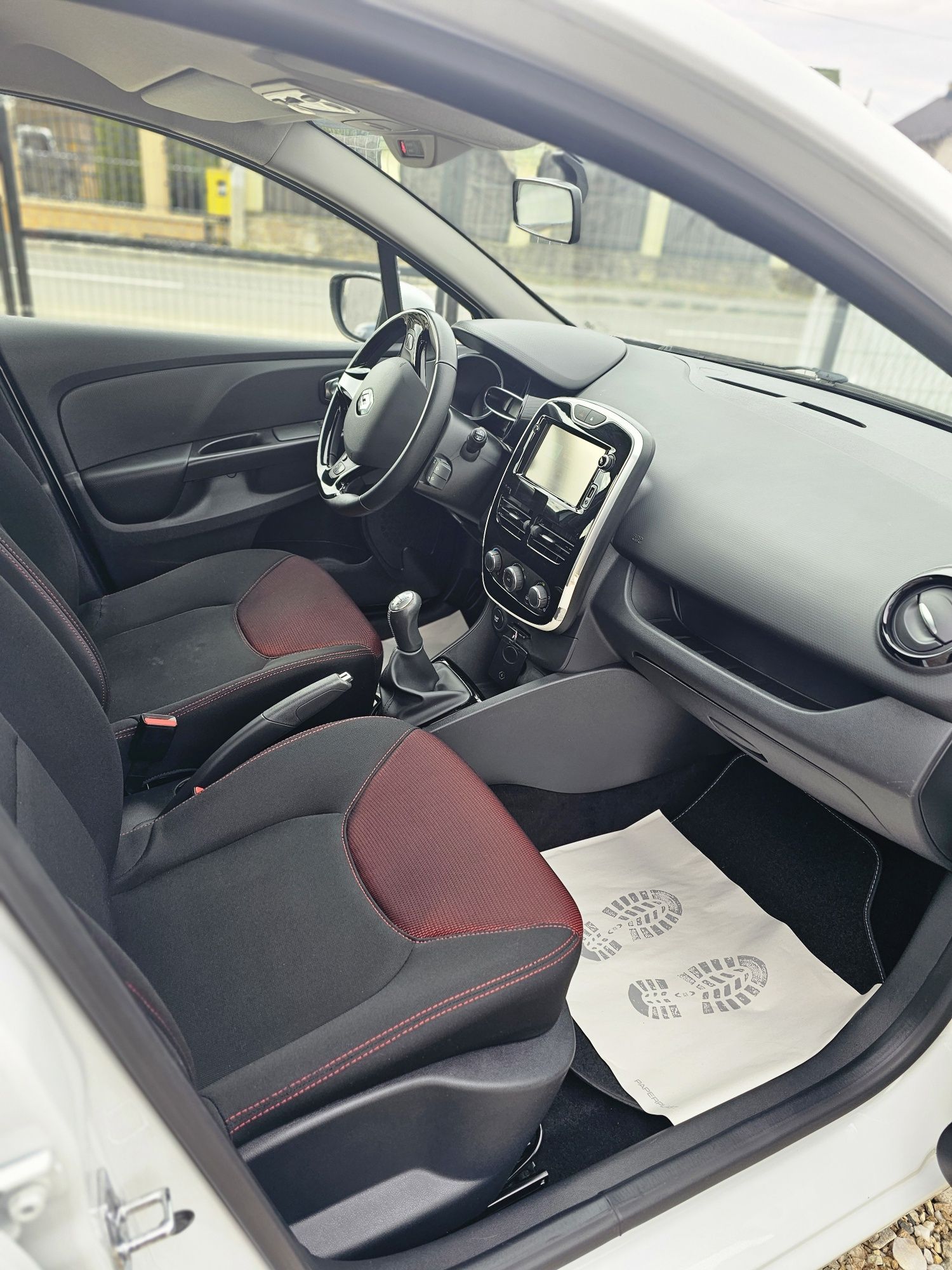 Renault Clio, 1.5dCi Zen, 2015, Navi - RATE