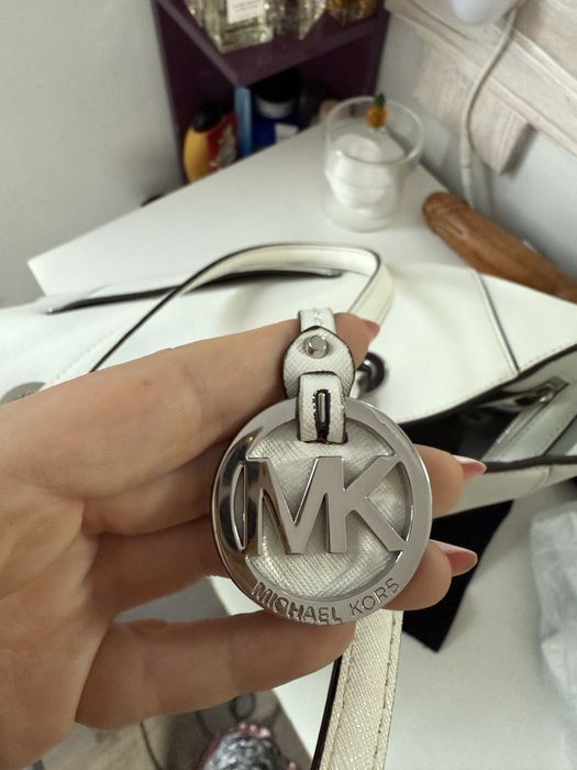 Бяла чанта michael kors