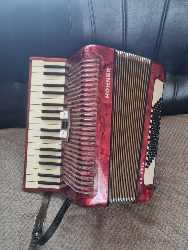 Acordeon Hohner 72 basi