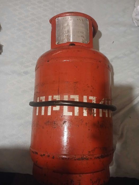 Червена Газова бутилка