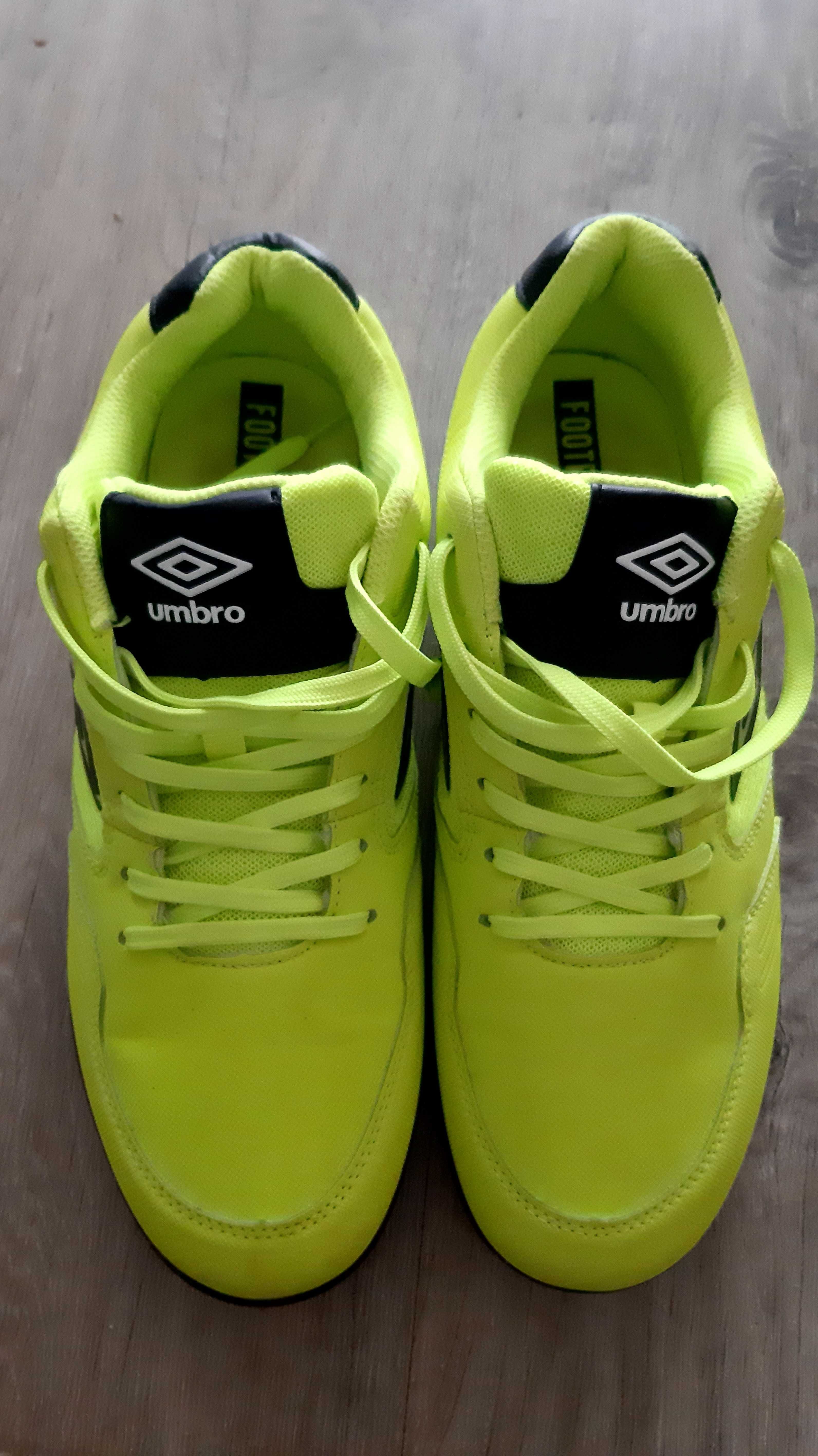 Маратонки  umbro