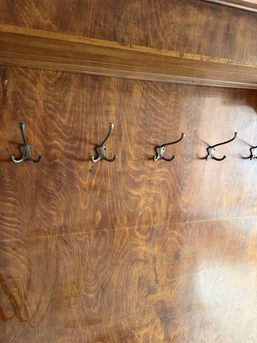 Стара закачалка мн запазена