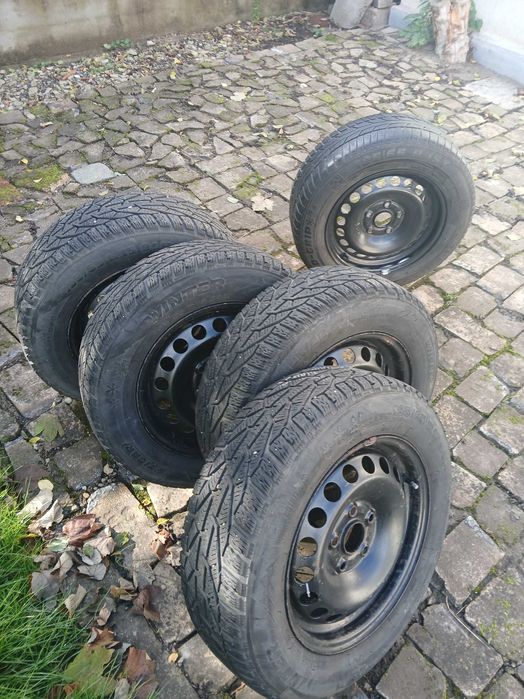 Anvelope de iarnă plus jante de oțel