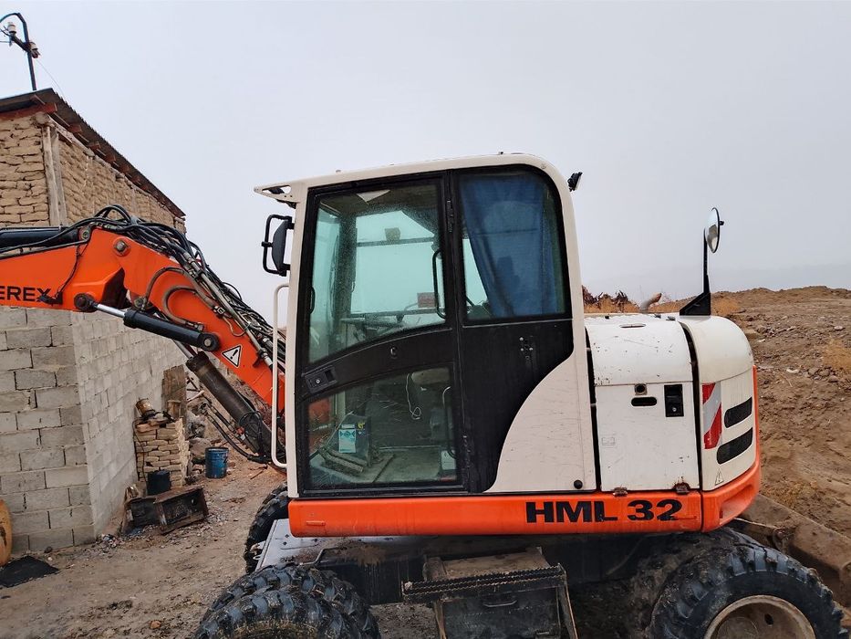 СРОЧНО!! Сотилади экскаватор TEREX 8,6 талик Йили 2006