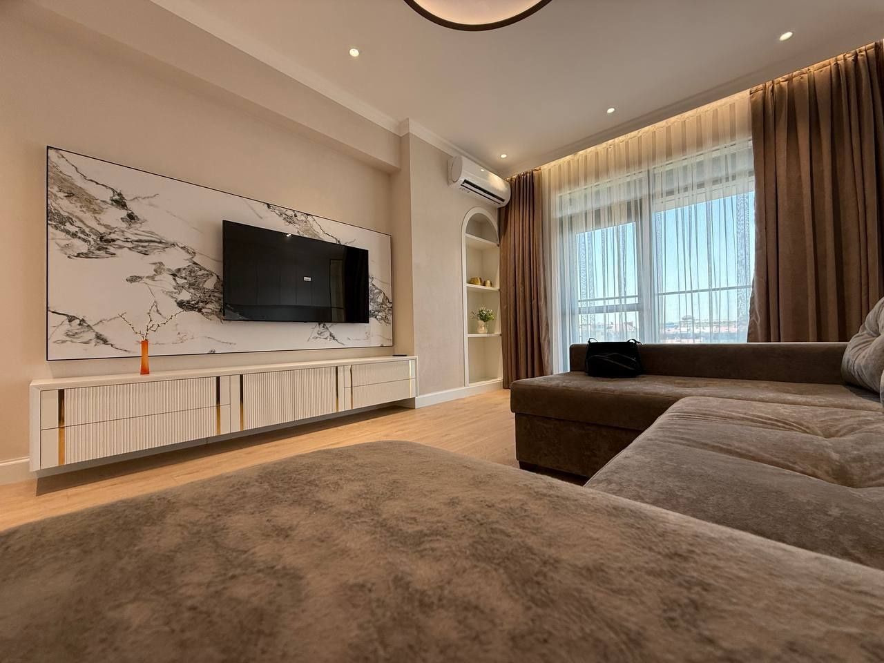 Продается 2х ком квартира, ЖК Акай Сити, ор-р: Дархан, 72 м²