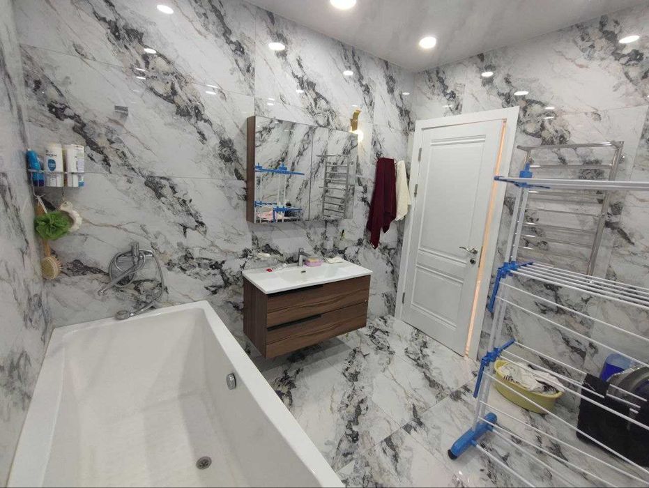 Айбек. Eвpo peмонт. 4/1/10. Kирпич. 110,5 м.кв. Фидокор, Шевченко.