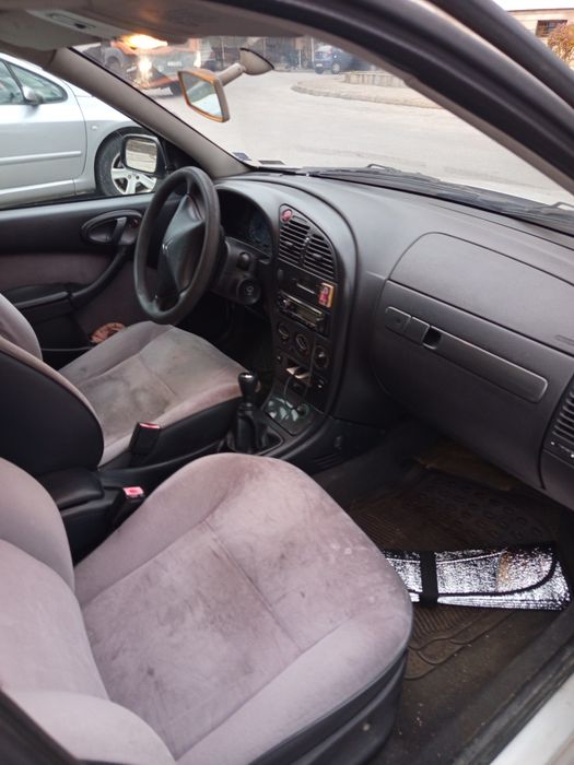 Лек автомобил Citroen