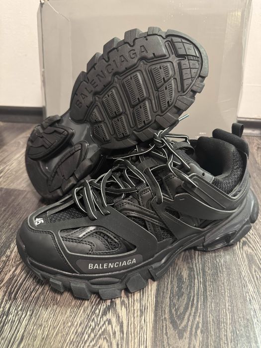 Balenciaga Track 45