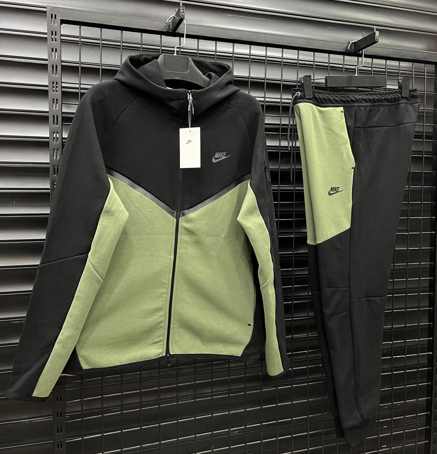 nike tech fleece
