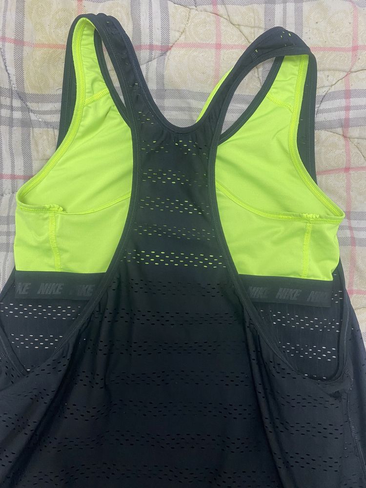 Дамски потник Nike Dry Fit