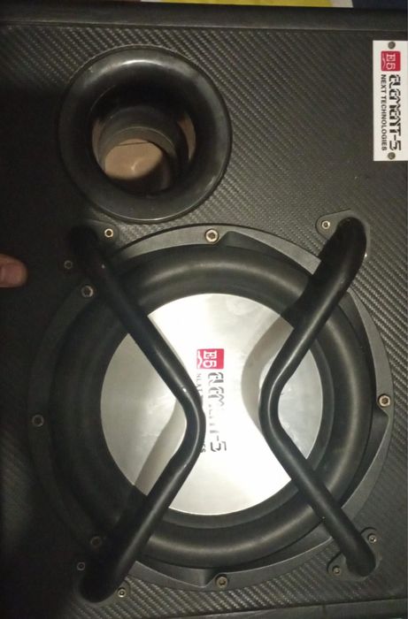 Продам сабвуфер без усилителя