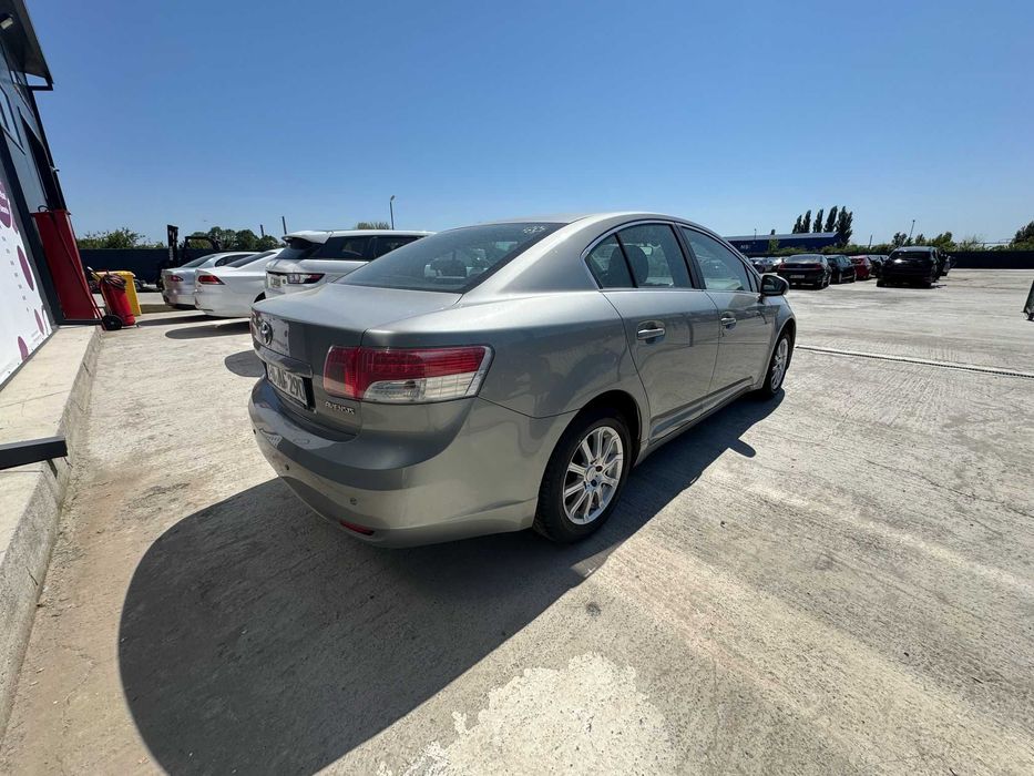 Dezmembram Toyota Avensis 2009 berlina / sedan 1.8