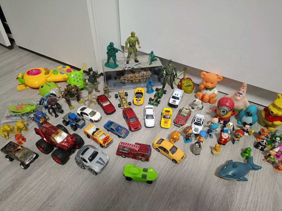 Коли и други играчки