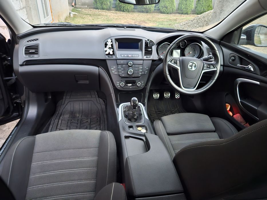 Vìnd Opel Insignia impecabil.