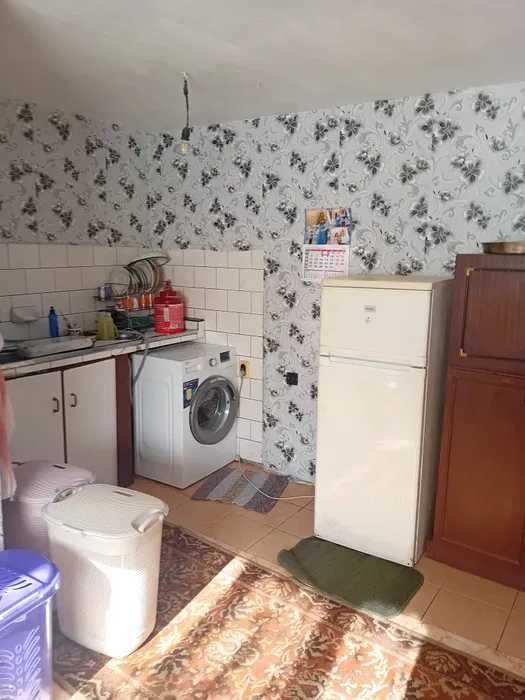 Двуетажна къща с просторен двор в с. Тръстиково, област Варна!