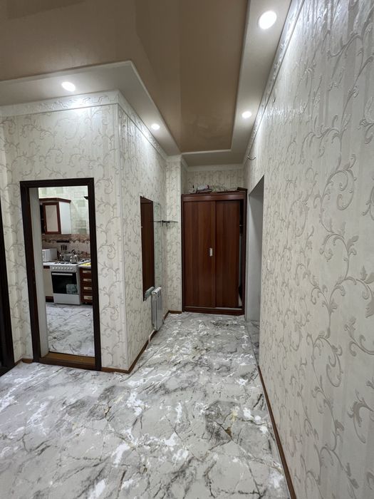 Ал Хоразмий кучада 2/2 хонали квартира Сотилади