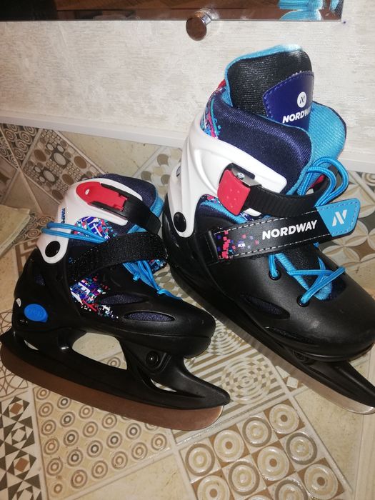Продам коньки детские