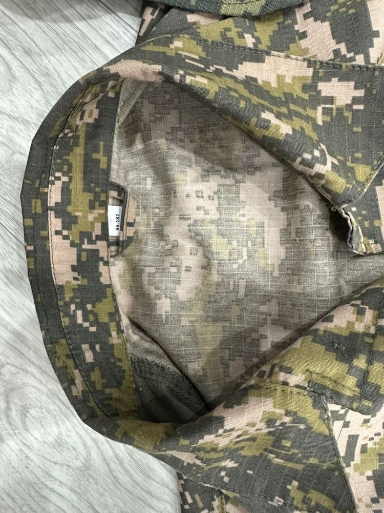 Продам военую форму в  отличном состоянии .