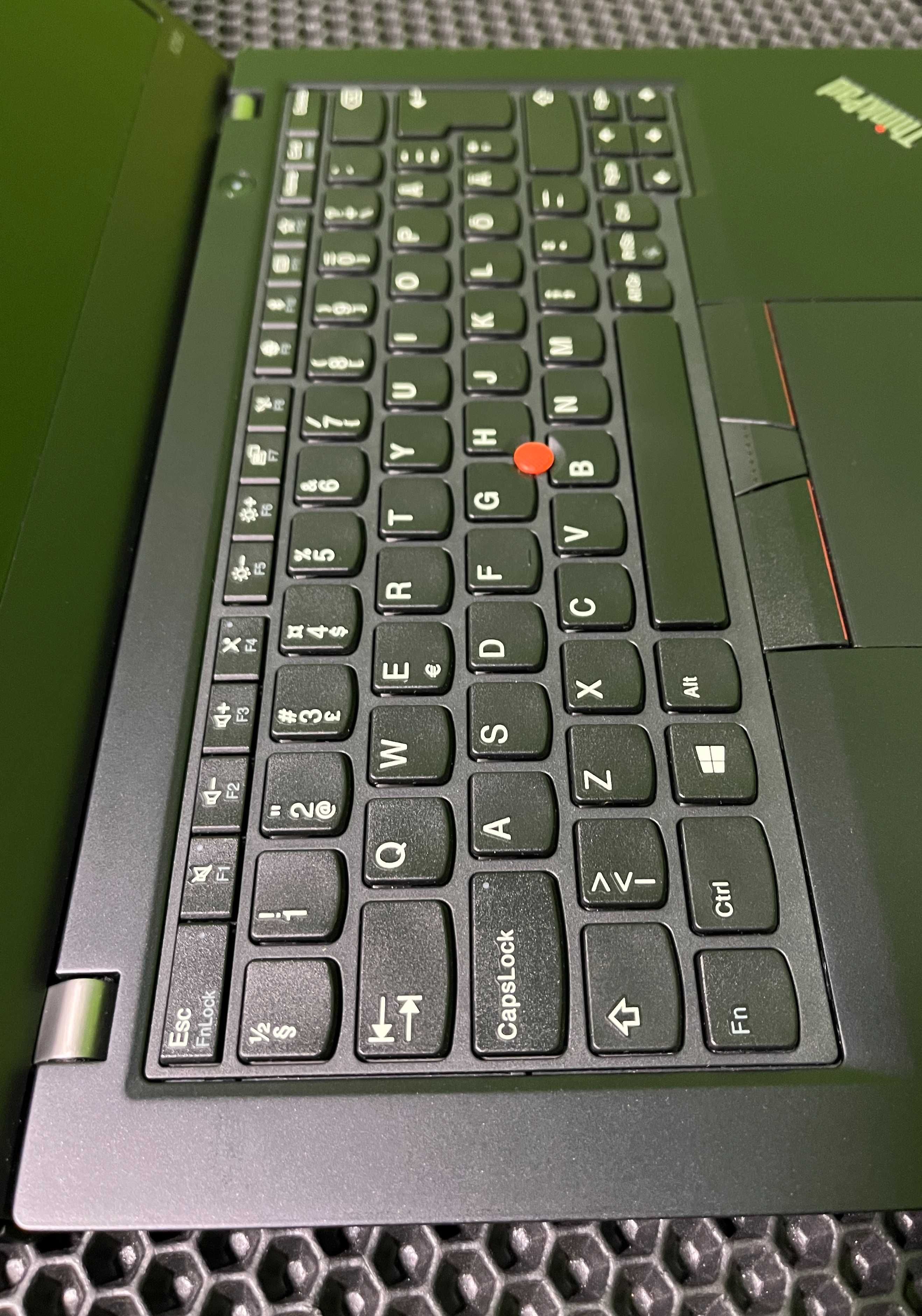 Lenovo Thinkpad X390. Core i5 8365U -1.6/4.1 GHz, 16/256 GB