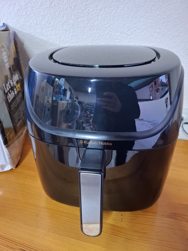 Еър Фрайър Russell Hobbs Satisfry XXL 10 функции,8л,1400w