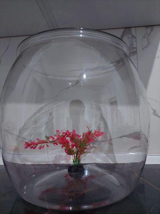 Продаётся аквариум, круглый, пластиковые, объёмы  31,5×31,5×32см