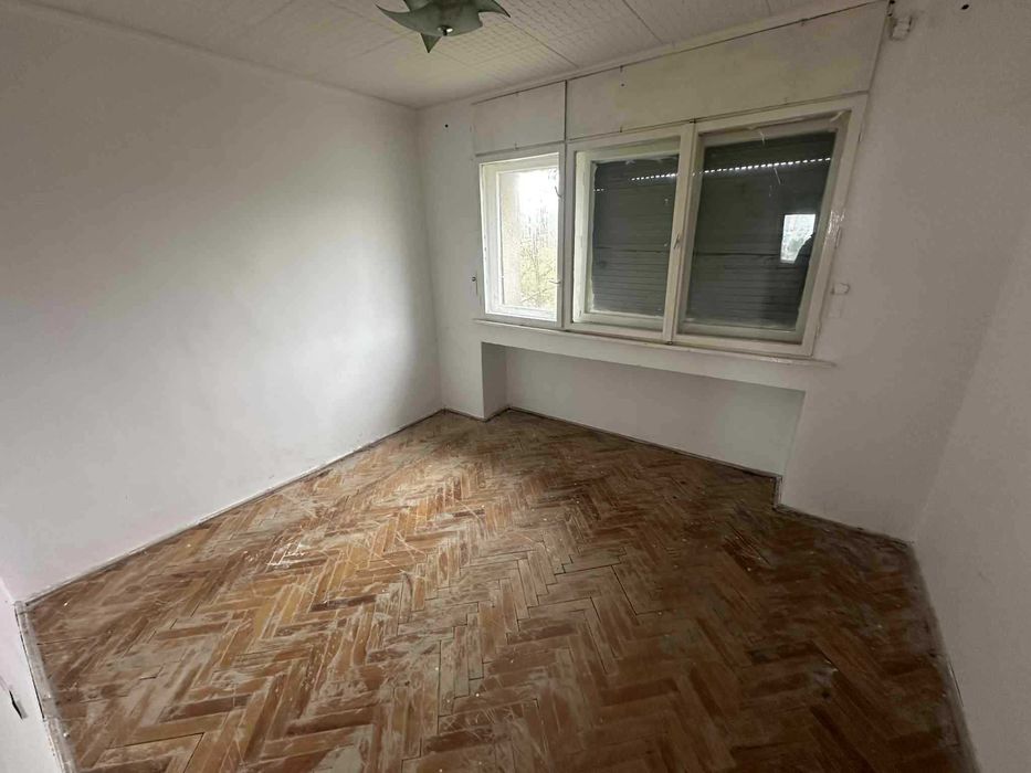 Apartament 3 camere + 2 băi | 2 balcoane | De renovat | Cartier MV1