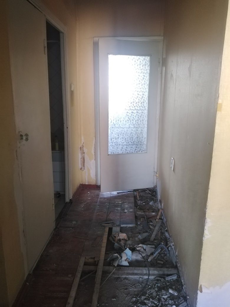 Laga, taxtalar, eshik va gaz plita sotiladi srochno, kelishamiz