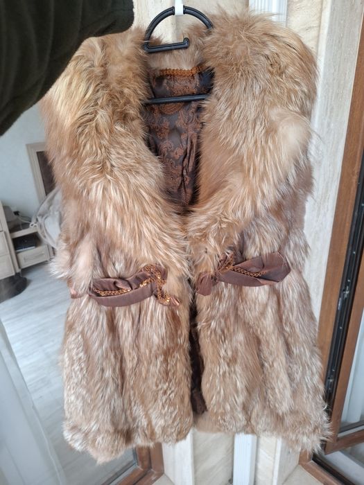 Дамско яке, жилетка, изработена от лисица