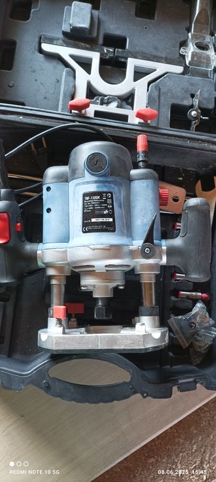 Freză de mână de 1500W