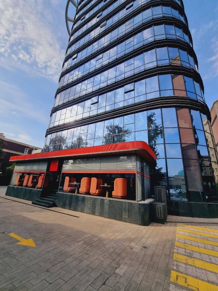Алайский БЦ Ориент | 300кв - нежилое помещение вдоль дороги Продажа