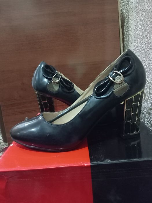 38-39 razmer Ayollar oyoq kiymi