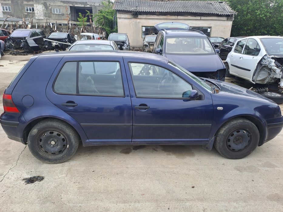 Dezmembrez VW Golf 4 1.4 benzina