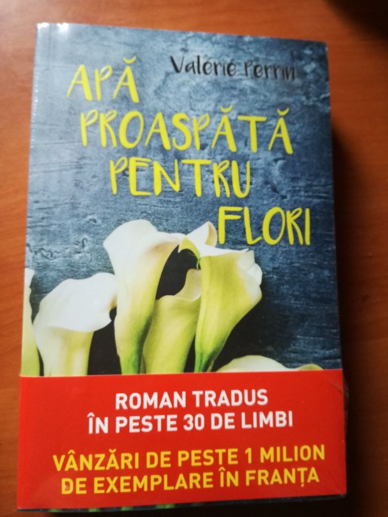 Carte Apa proaspata pentru flori