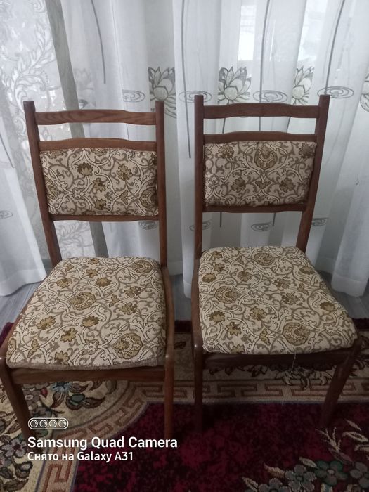 Продаю  стулья  в хорошем состоянии.