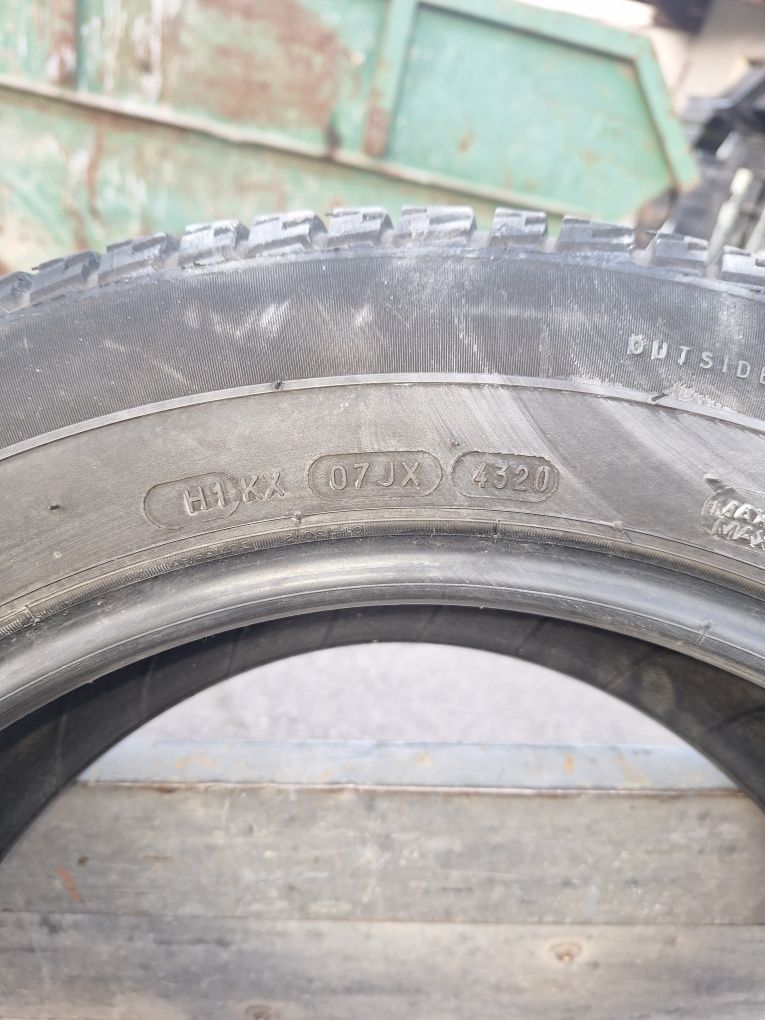 Anvelope duster 215/60r17